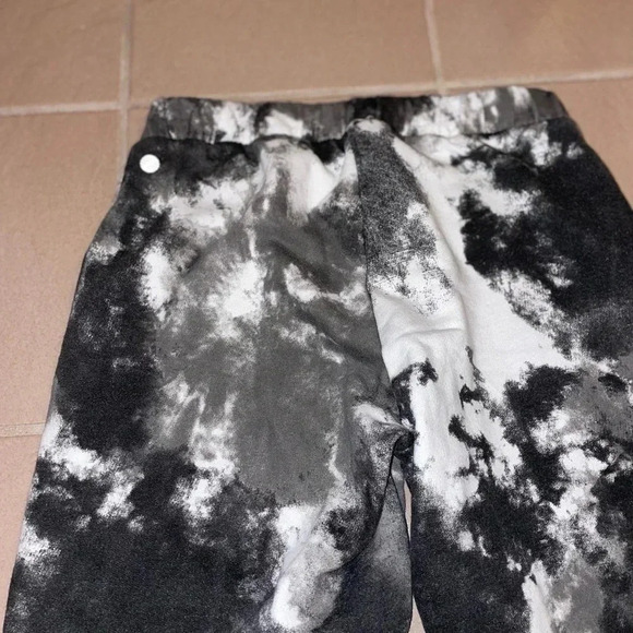ZELLA BLACK AND WHITE TIE DYE JOGGER SWEATPANTS SIZE XTRA SMALL - Picture 11 of 13